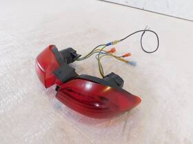 Ap8124395 Aprilia 2000-2003 Sl1000 Falco Red Rear Back Brake Taillight Tail Lamp Light