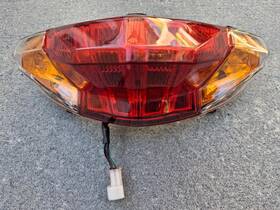 82000t430007 Benelli 18-21 Caffenero 150. Used Oem Taillamp Led-halogen Tested