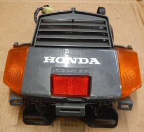 33510-ge1-671 Honda Elite 80 Ch80 1985-2006 Oem Rear Turn Signal Housing And Bracket Mount