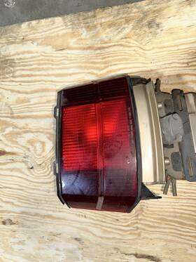 33701-kj9-671 Honda 84-86 Elite Ch 125 150 Ch125 Ch150 Tail Light Fender