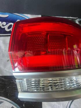 Jeep Grand Cherokee P68236134aa 14 17 20 Led Chrome Satin Tail Light