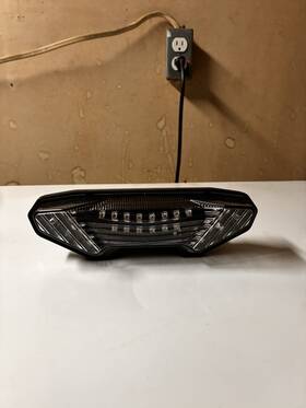 1rc-84710-00-00 Yamaha Fz-09 Oem Taillight 2013-2016