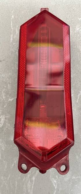 2l16 Yamaha 2002 Yzf R1 R6 R7 Tail Light - Excellent Condition