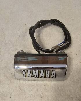 4gy-84745-01-00 Yamaha Fazer Fzx700 Fzx750 Radian Yx600 License Plate Light